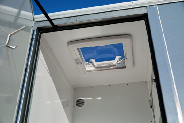 V.I.P. SANITÁRNÍ KOMBINOVANÝ KARAVAN XXL - Image 8